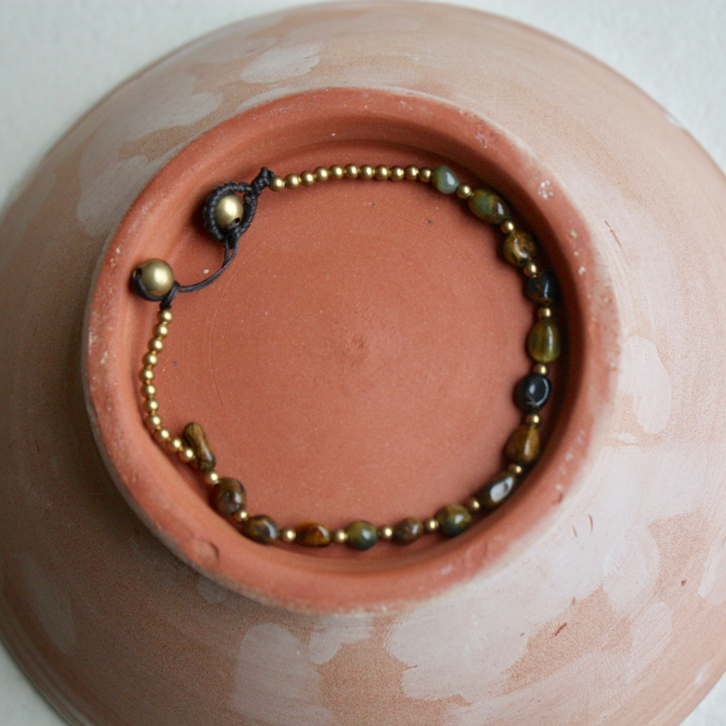 Bracelets en Pierres Naturelles et Laiton – Faits à la Main, Écoresponsables et Waterproof