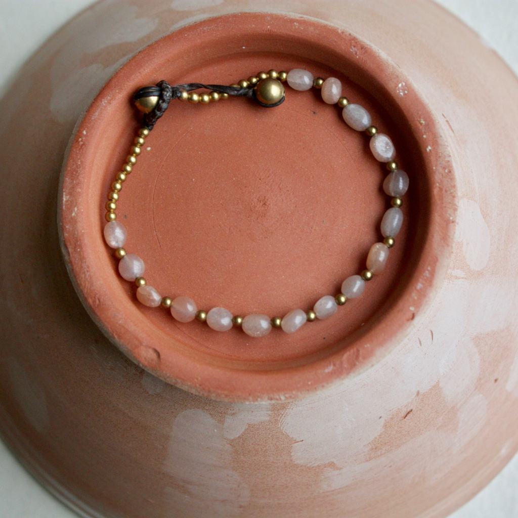 Bracelets en Pierres Naturelles et Laiton – Faits à la Main, Écoresponsables et Waterproof