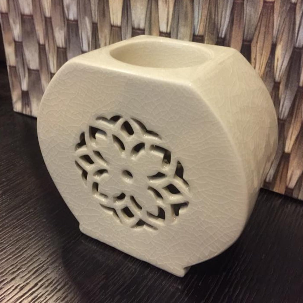 Brûleur d'huiles essentielles - Céramique artisanale avec motif floral