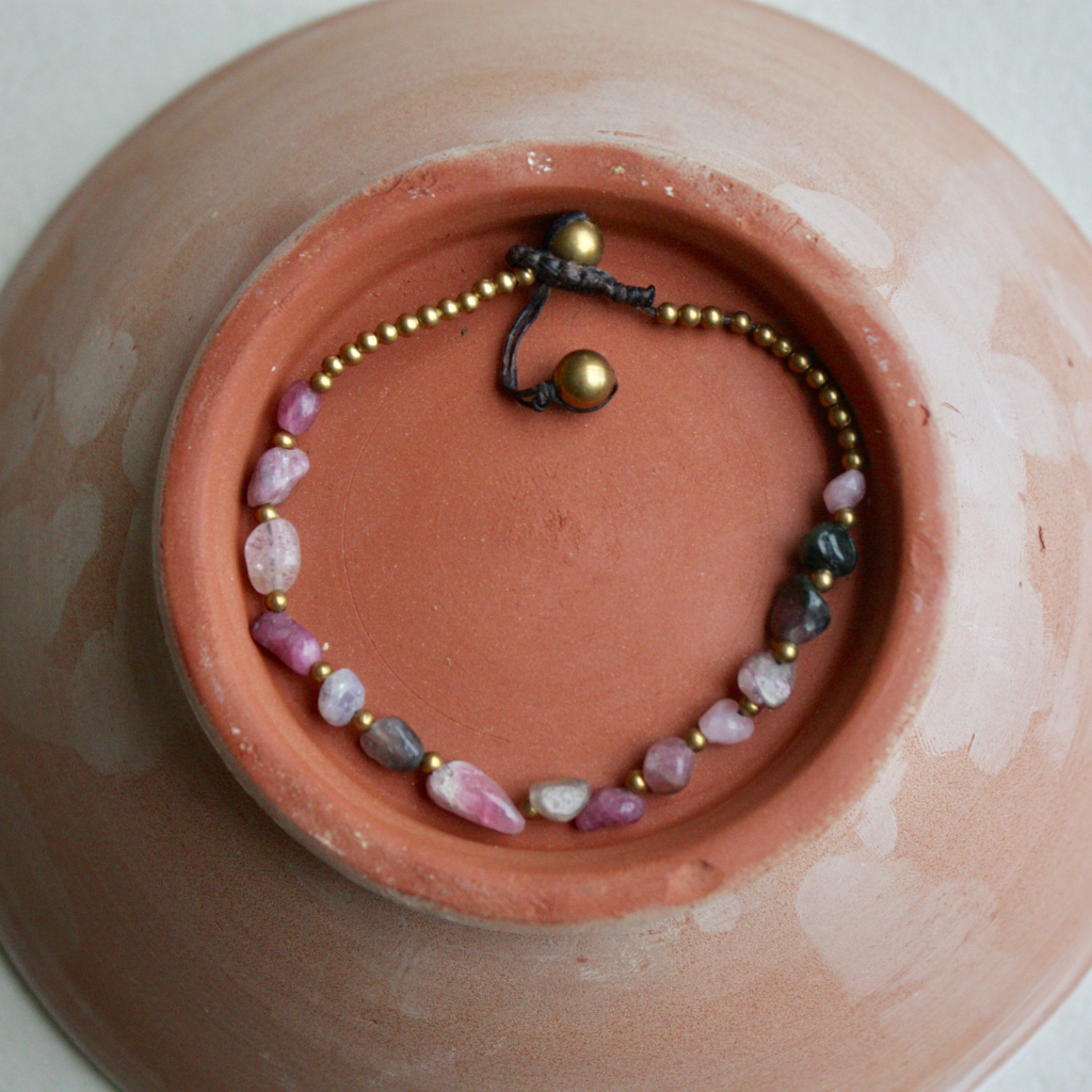 Bracelets en Pierres Naturelles et Laiton – Faits à la Main, Écoresponsables et Waterproof