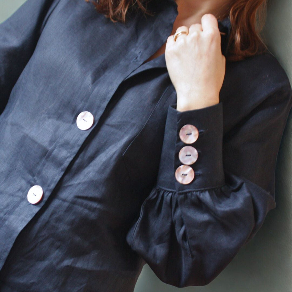 Chemise en lin bleu marine – Boutons en nacre | Taille unique