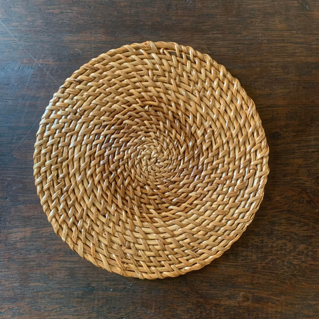 Dessous de Plats en Rotin Faits à la Main