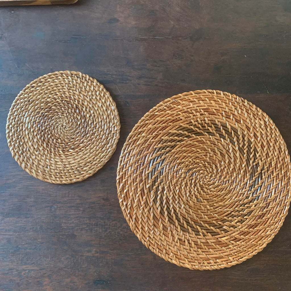 Dessous de Plats en Rotin Faits à la Main