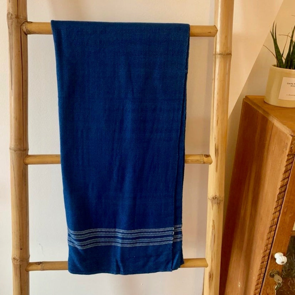 Écharpe Fait Main en Indigo - L'Élégante