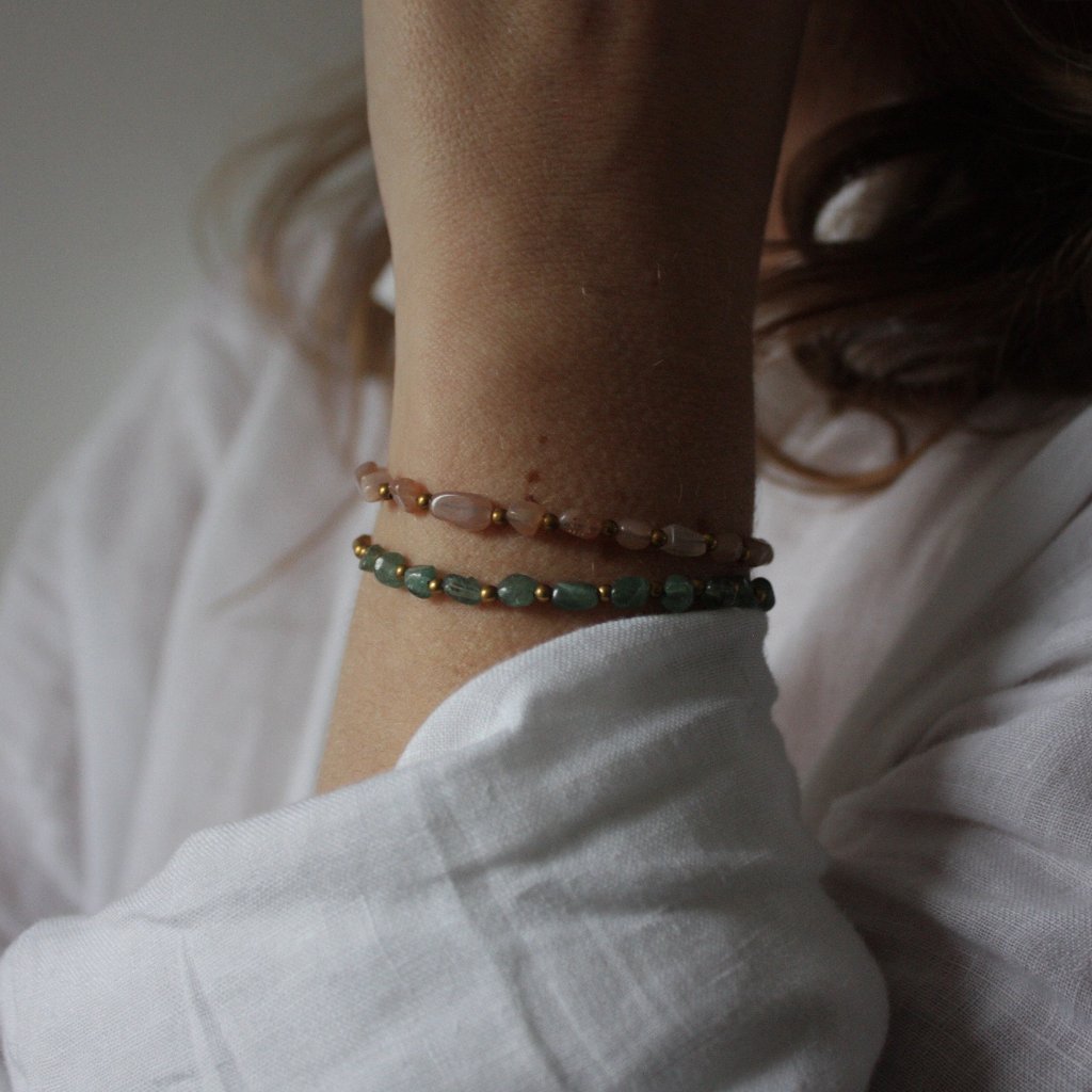 Bracelets en Pierres Naturelles et Laiton – Faits à la Main, Écoresponsables et Waterproof