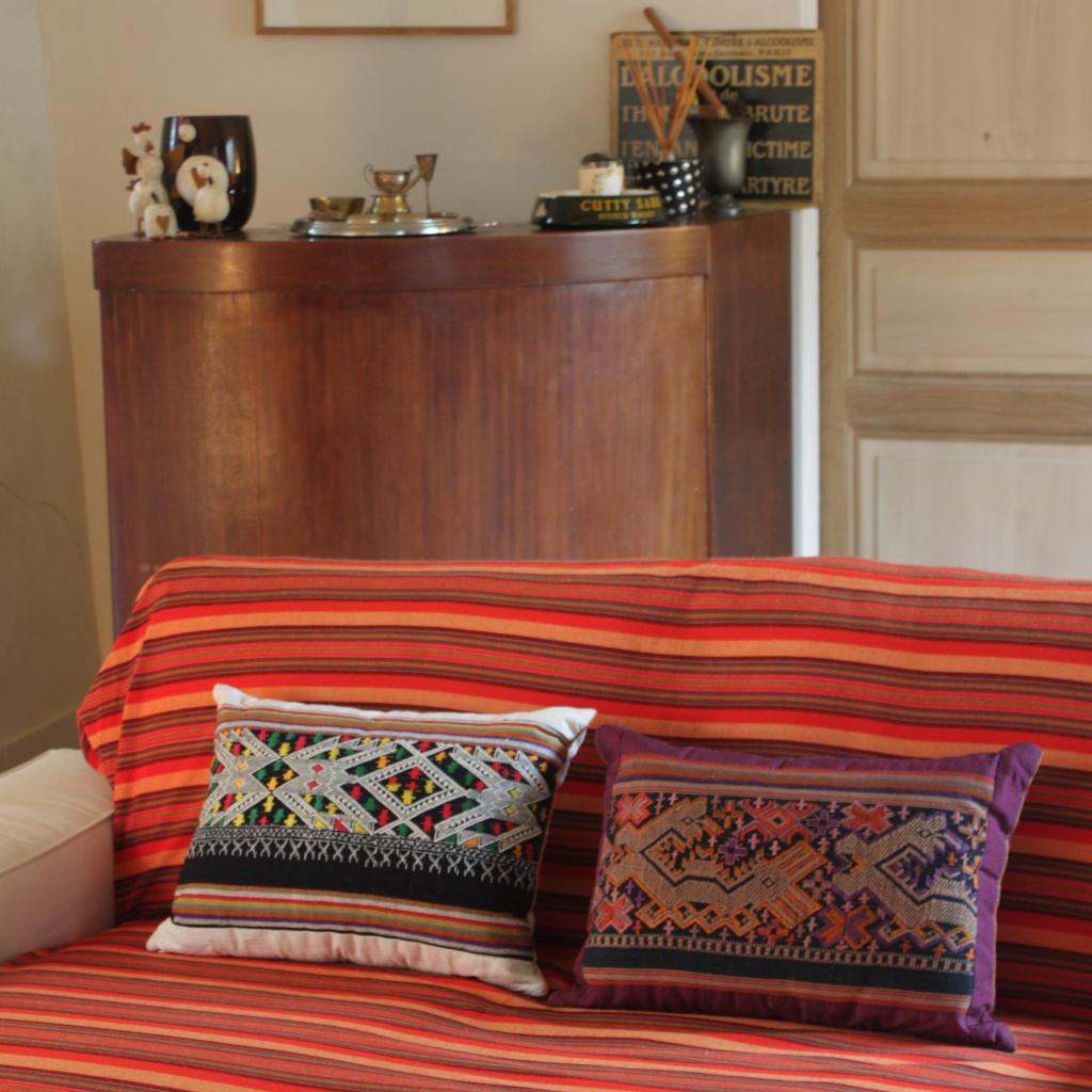 Coussin en Soie brodée Rouge