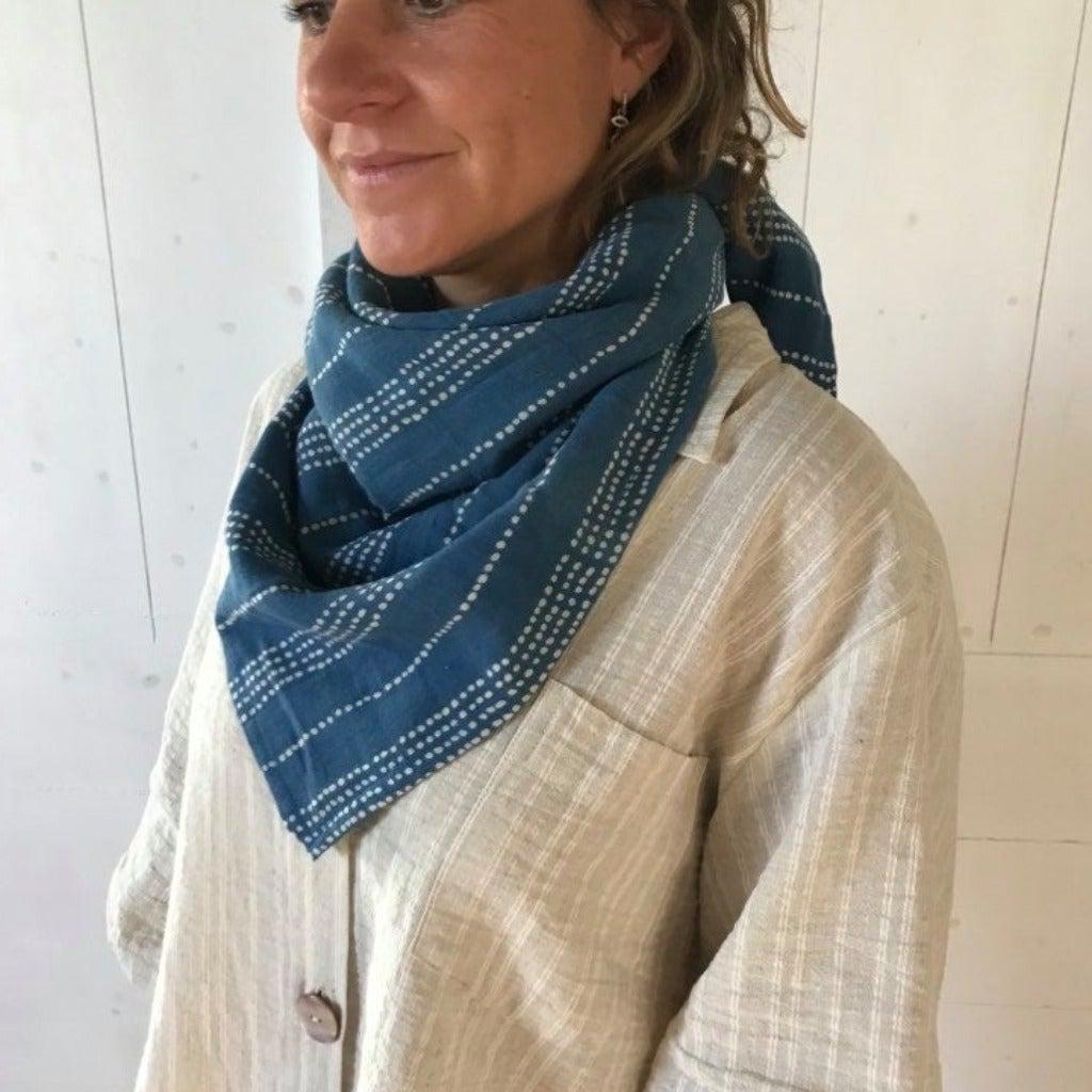 Bandana à pois Bleu 90x90 Cm-Dame Pach Bangkok