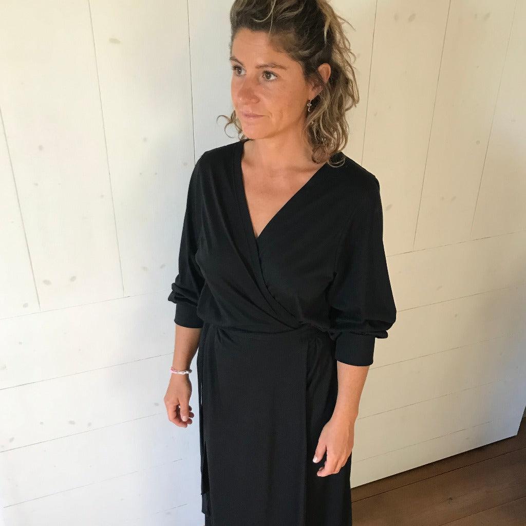 Robe Noire Col V