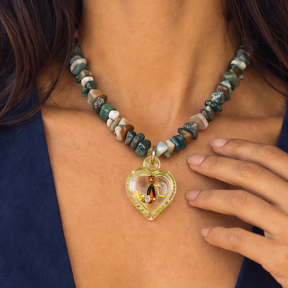 Collier Amulette Cœur en Jade – Mix de Pierres Naturelles