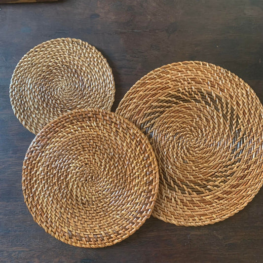 Dessous de Plats en Rotin Faits à la Main