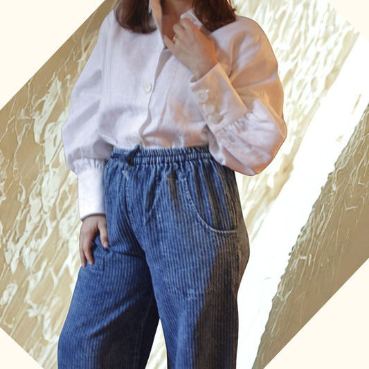 Pantalon en coton délavé teint à l'indigo naturel – vue 2