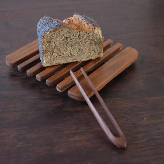 Pince à pain en bois de teck – Accessoire naturel et élégant
