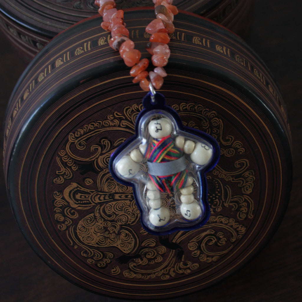 Amulette Protectrice Unique – Collier en Pierres Naturelles Brutes