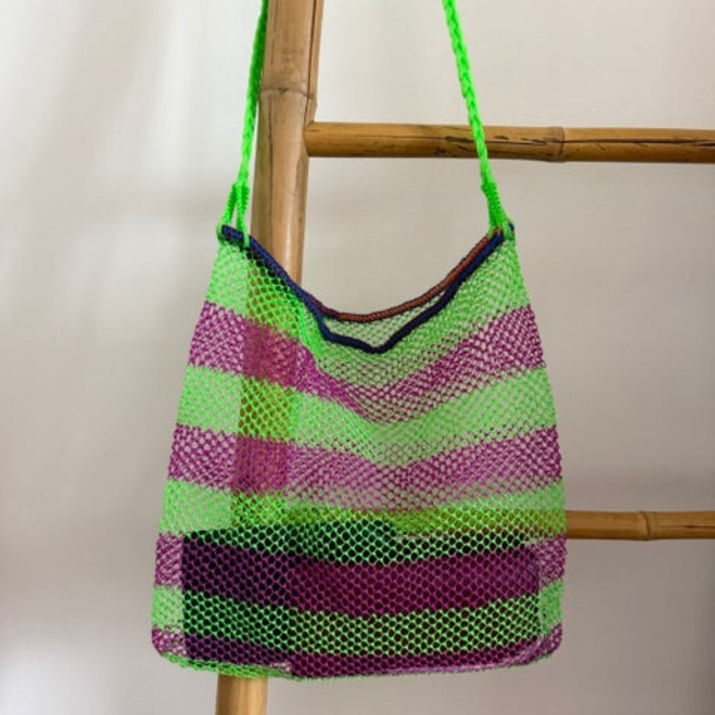 Sac de pêcheur filet plastique recyclé fait main coloré Dame Pach Bangkok